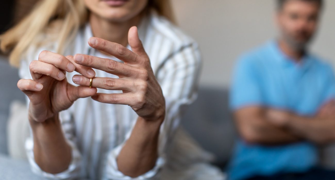 Online Divorce vs. Full-Service Attorney: Complete Cost Breakdown